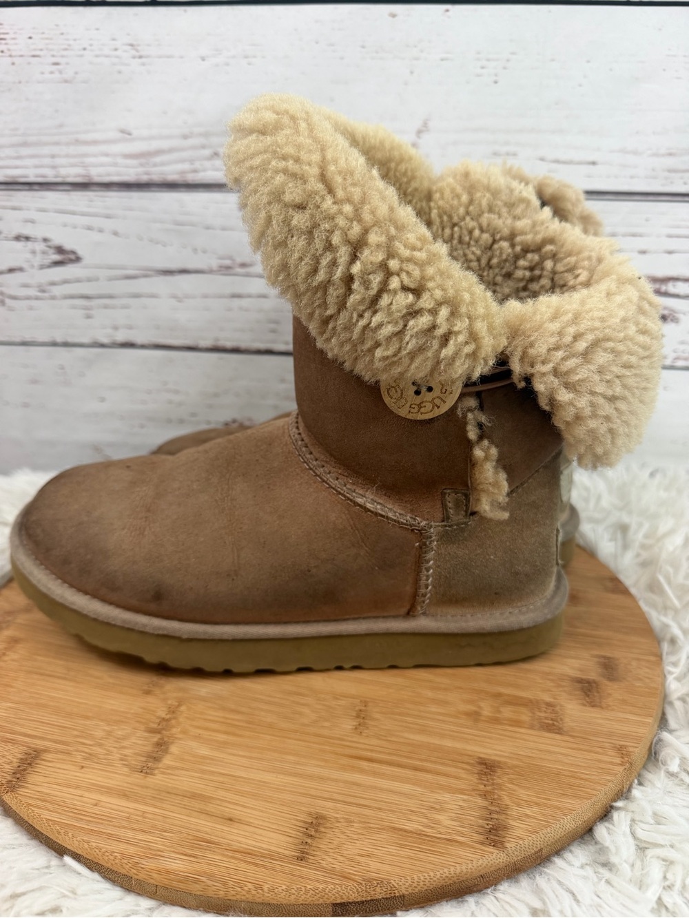 UGG Chestnut Shearling Bailey Classic Boot Size 8